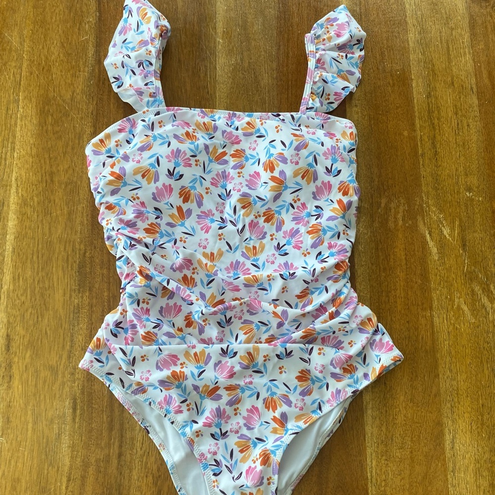 *NWT* RUFFLE ONE-PIECE SWIMSUIT